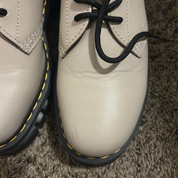 Dr. Martens Cream - Picture 2 of 3